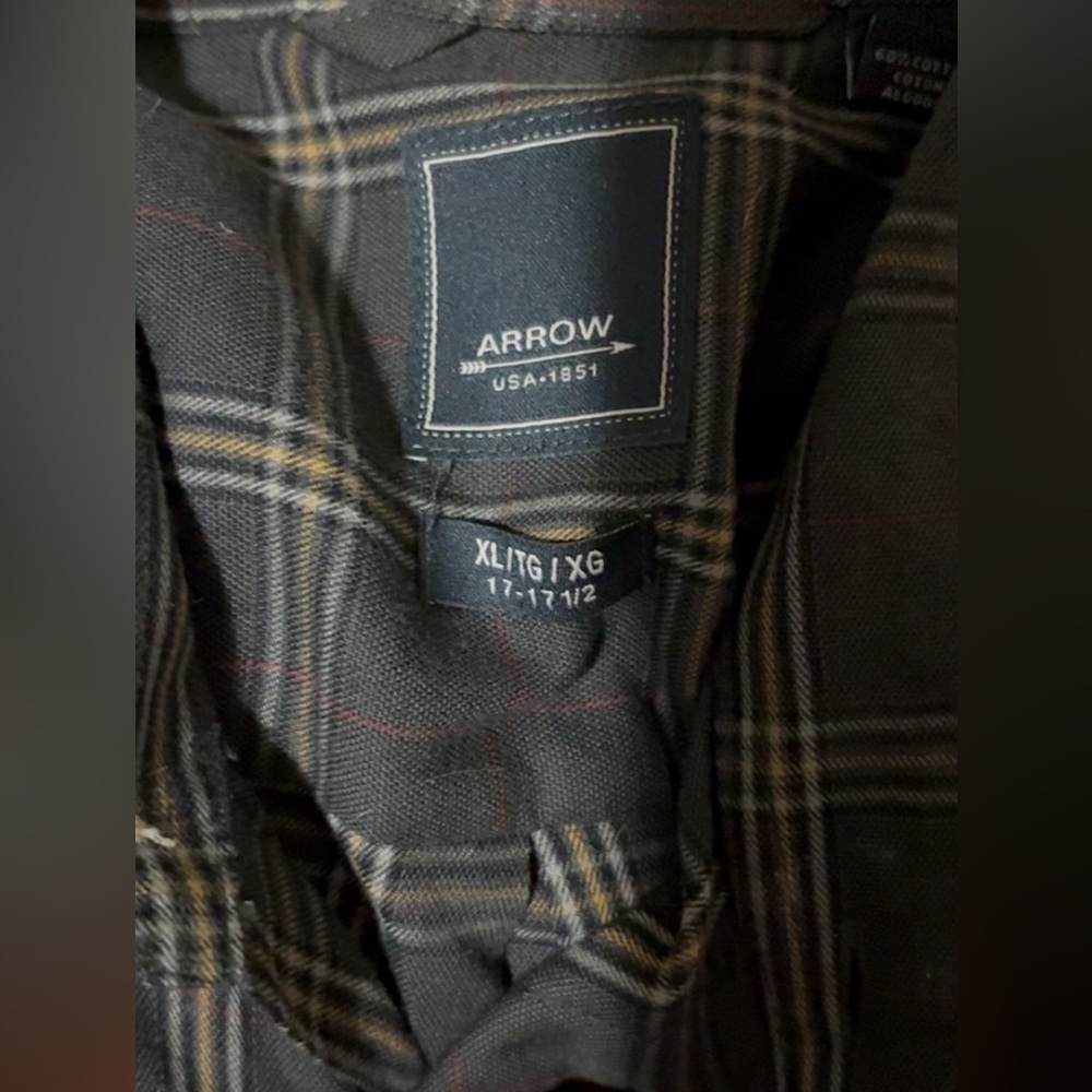 Arrow Checkered Shirt in Black and Gray